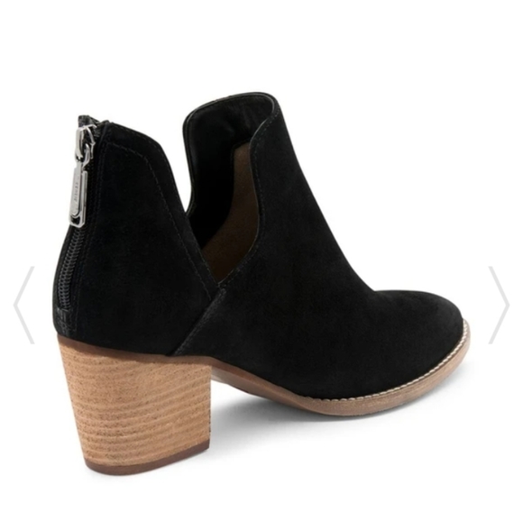 Blondo Shoes - Blondo waterproof black booties. Size 6 1/2